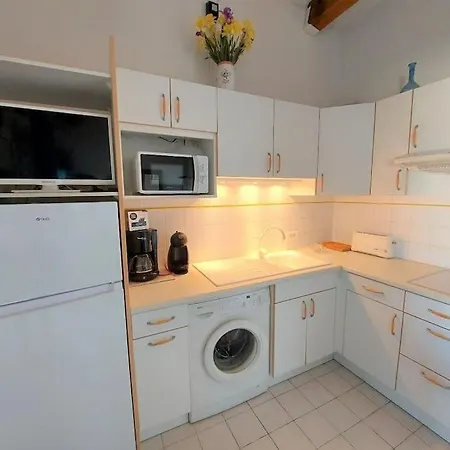 4 Pers. Piscine ,ascenceur Et Parking *
