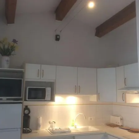 דירה 4 Pers. Piscine ,ascenceur Et Parking *