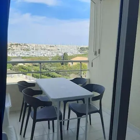 Апартаменти 4 Pers. Piscine ,ascenceur Et Parking *